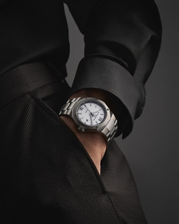Baume & Mercier Riviera 42mm