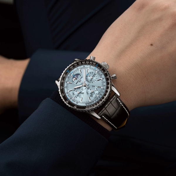 Breitling Navitimer с вечным календарём