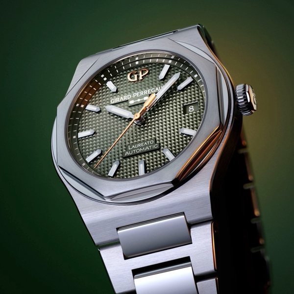 Girard-Perregaux Laureato Sage Green и Midnight Blue 38 мм