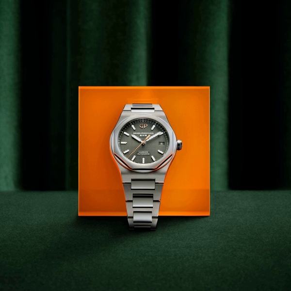 Girard-Perregaux Laureato Sage Green и Midnight Blue 38 мм