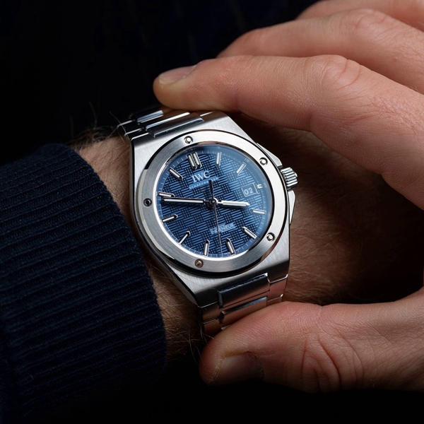 IWC Ingenieur Automatic 40 с синим циферблатом