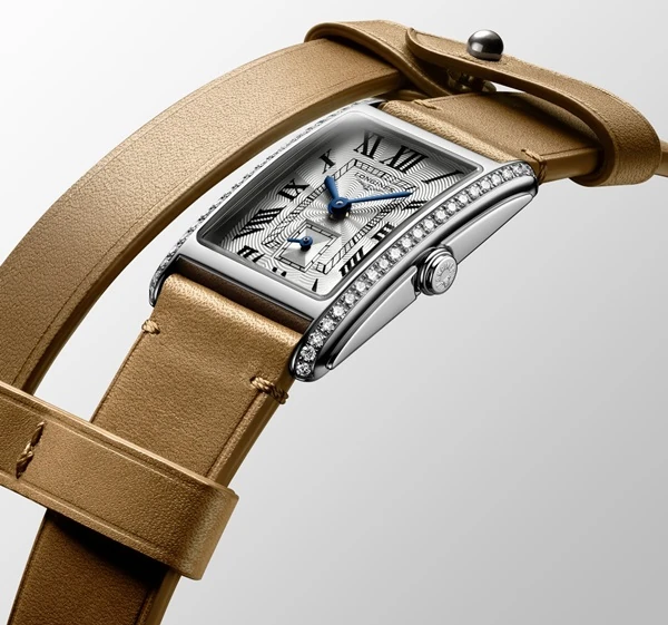 Коллаборация Longines Dolce Vita и YVY