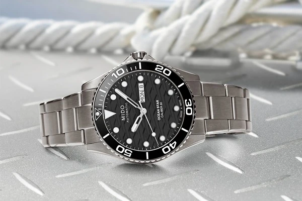 Ocean Star 200 Chronometer Titanium