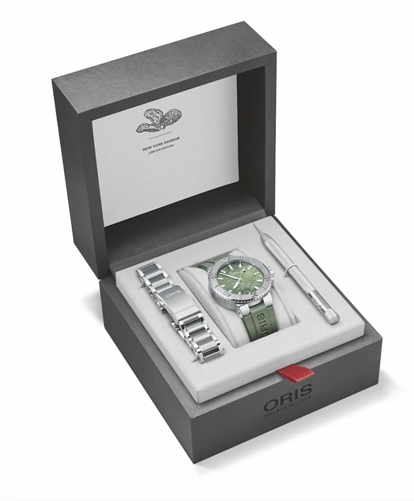 Aquis Date New York Harbor Limited Edition