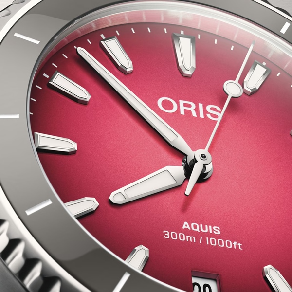 Oris ProPilot Hölstein Edition 2025 и Aquis Taste of Summer «Berries Edition»