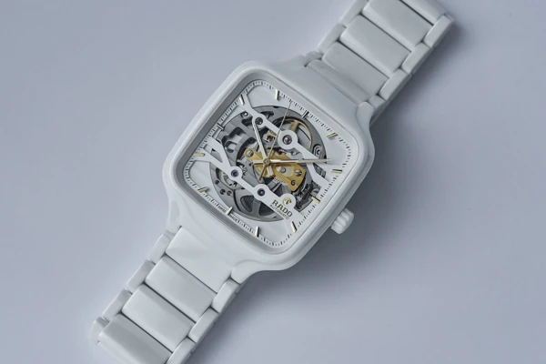 Rado True Square и новый механизм R808