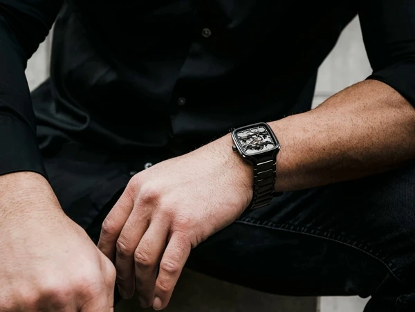 Rado True Square и новый механизм R808