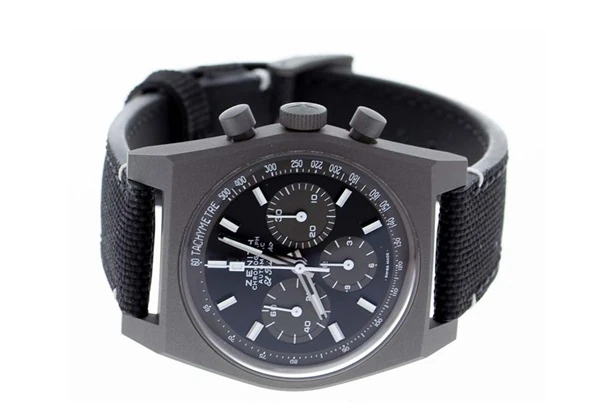 Chronomaster Revival «Shadow»