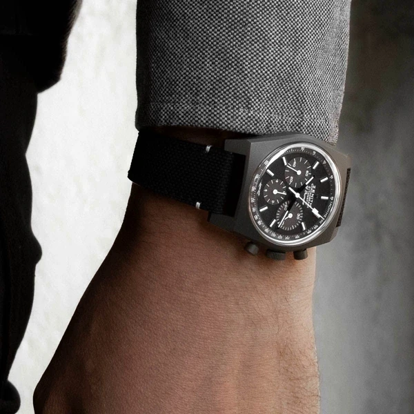 Zenith Chronomaster Revival Shadow